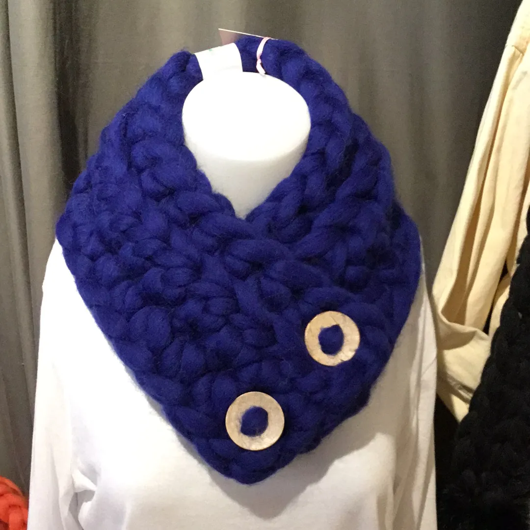 SC1-010 *Merino Wool Cowl (Small)