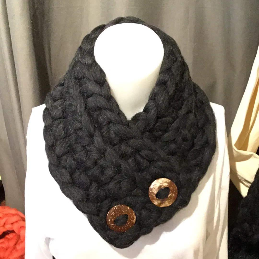 SC1-010 *Merino Wool Cowl (Small)