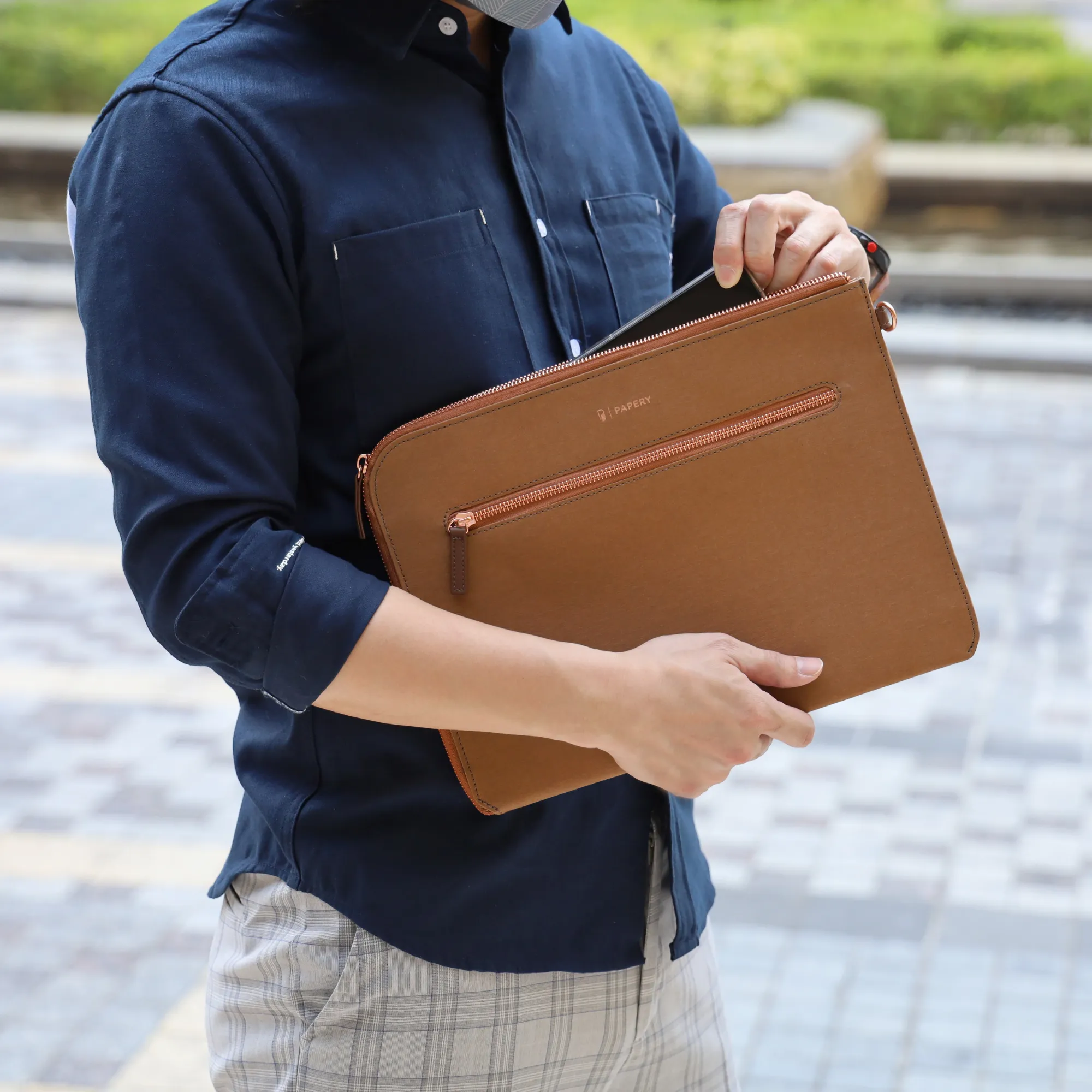 TabletClutch [Camel]